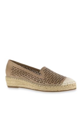 belk flat shoes