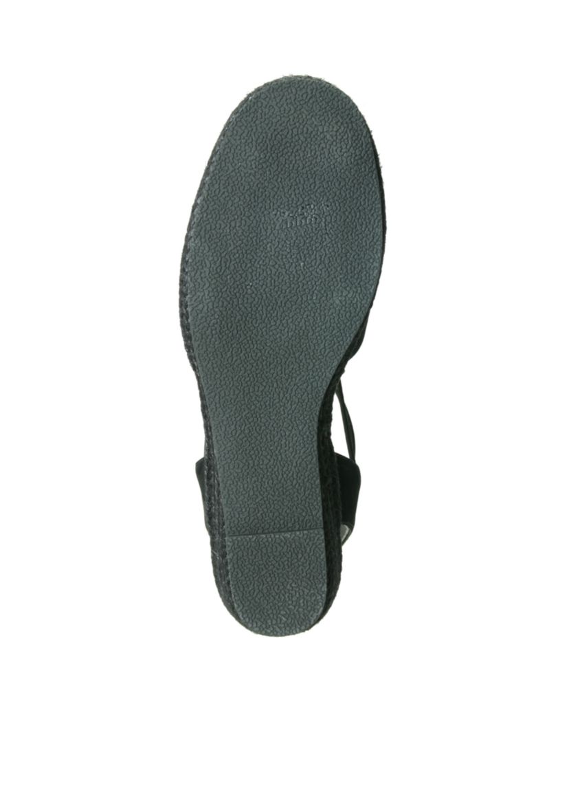 Nelly Shoe