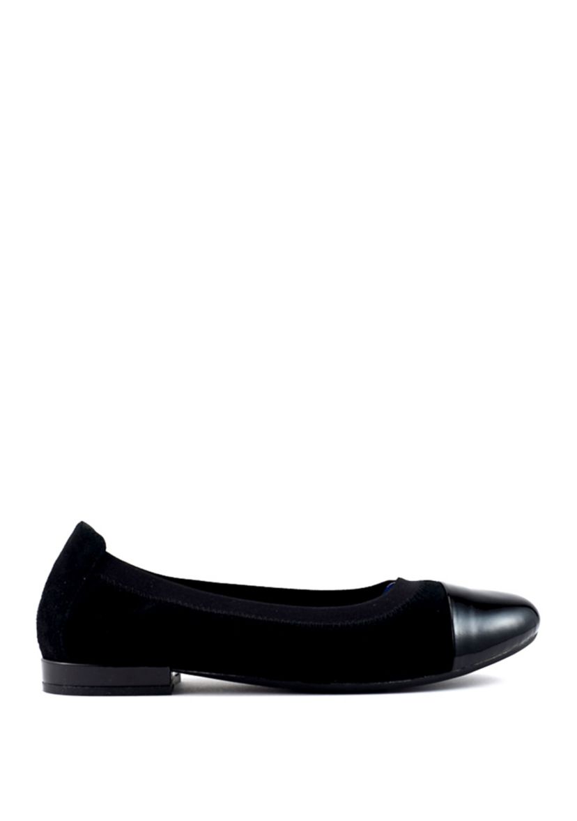 Nicole Flats