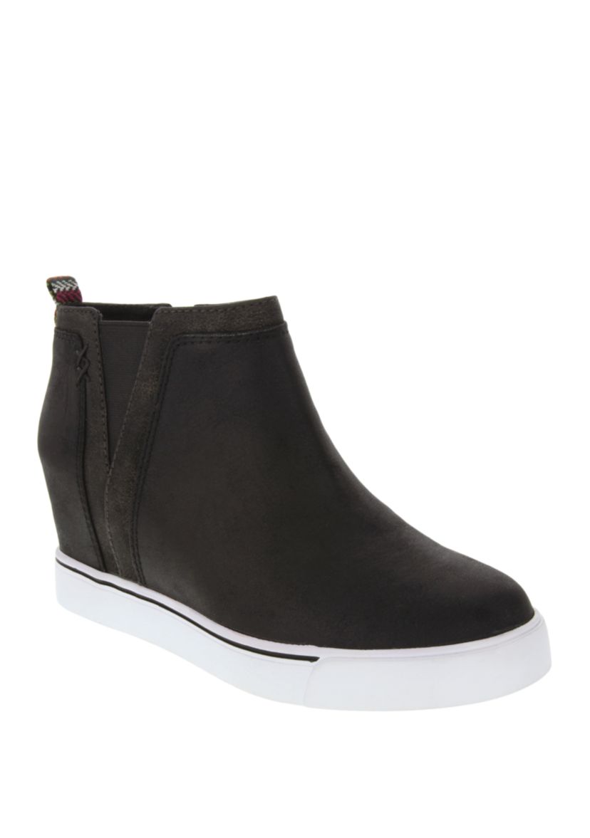 Glossy Wedge Sneakers