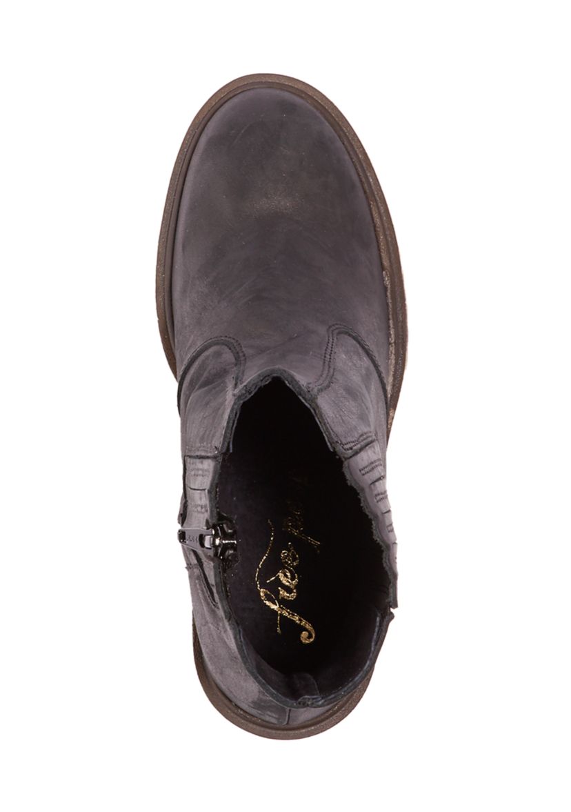 James Chelsea Boots