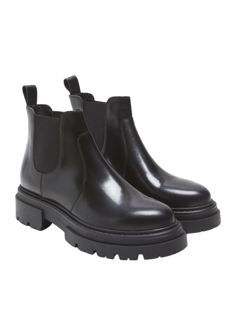 Lola Lug Sole Chelsea Boots