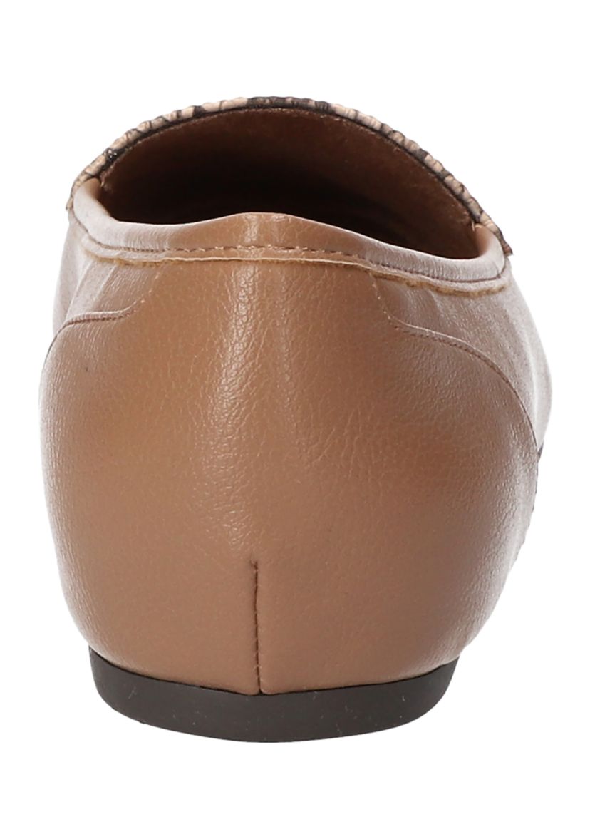 Thrill Squared Toe Comfort Fashion Flats