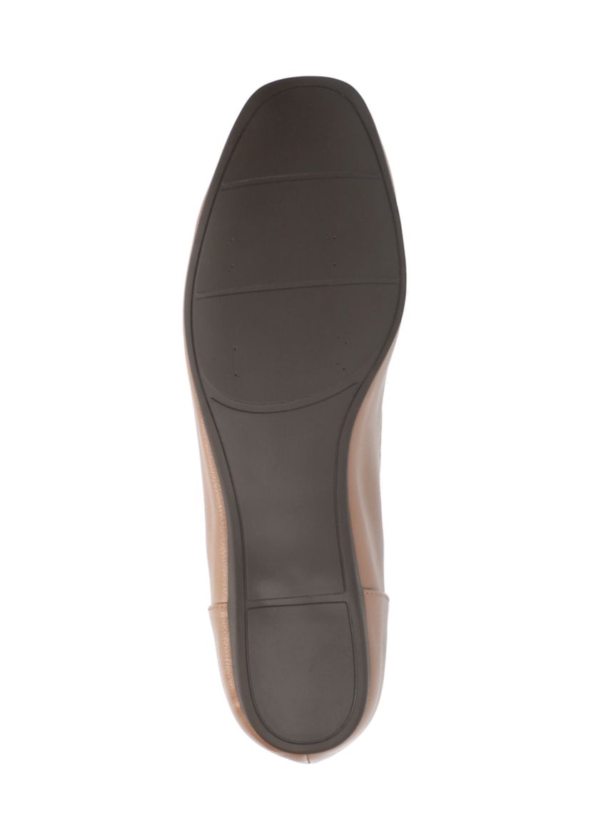 Thrill Squared Toe Comfort Fashion Flats