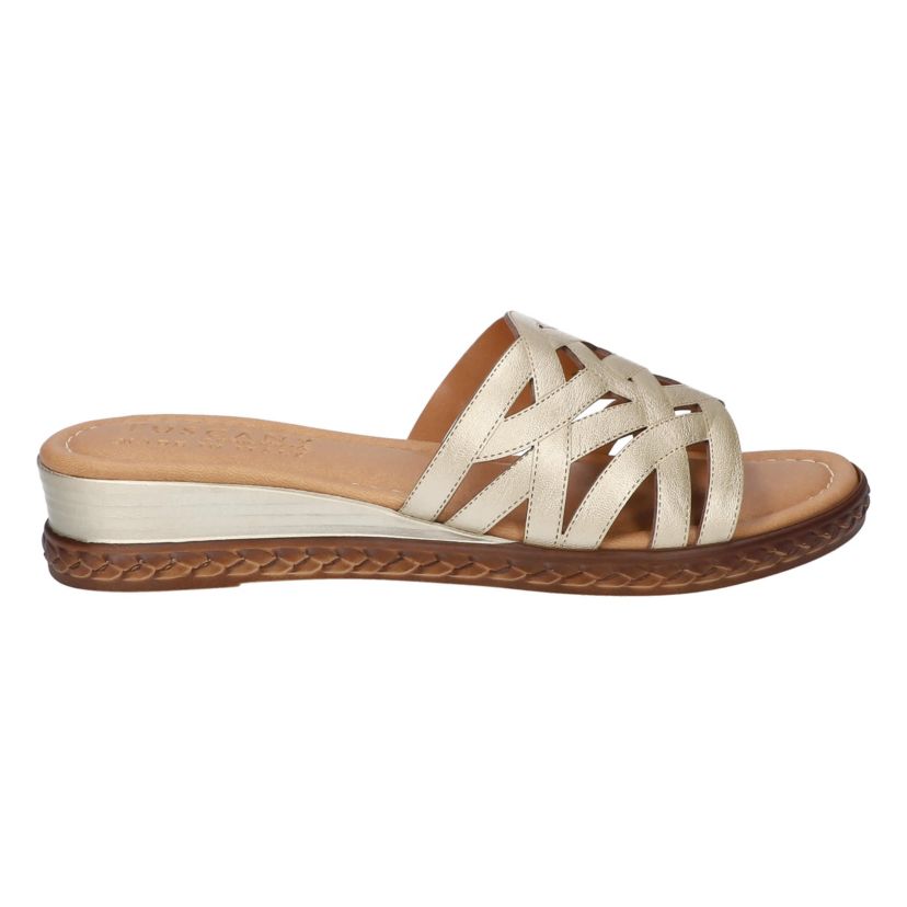Edda Wedge Sandals
