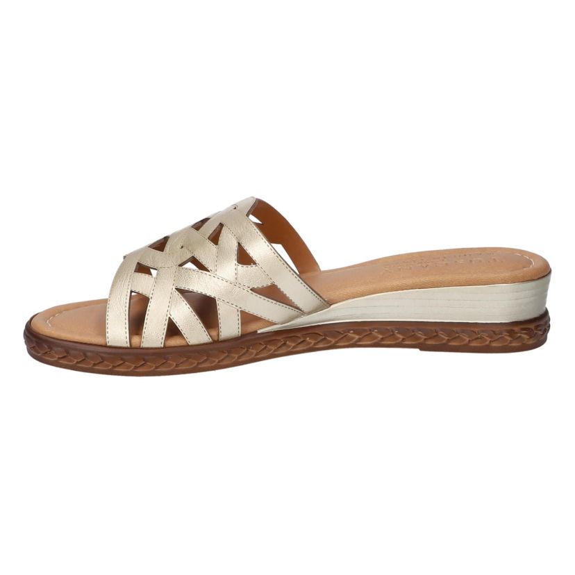 Edda Wedge Sandals