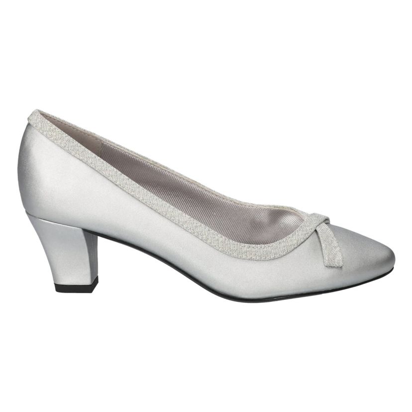 Kata Pumps