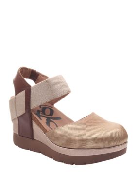 Otbt closed toe cheap wedges