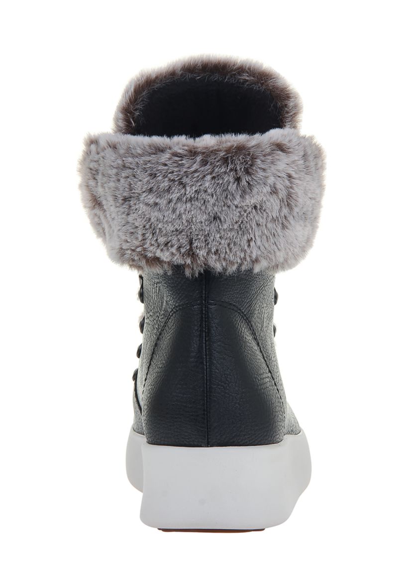 Roam Cold Weather Boots