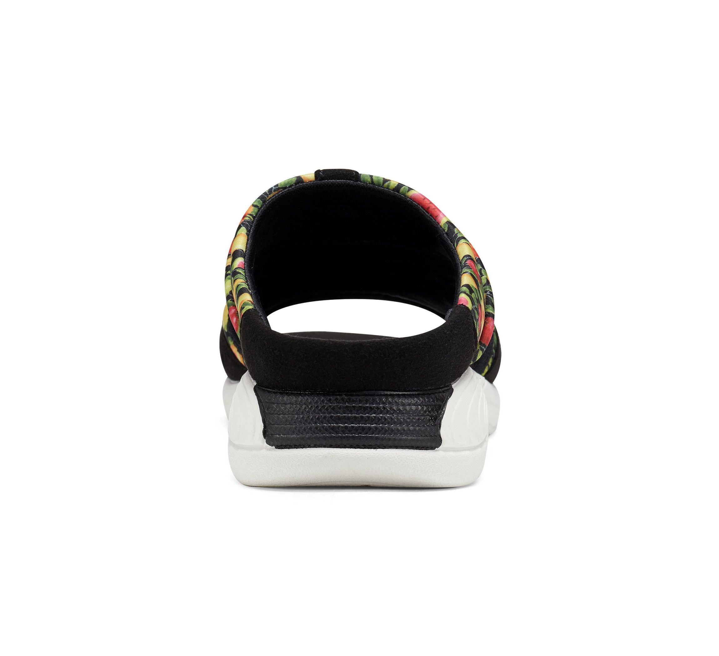 Traciee Flat Sandals