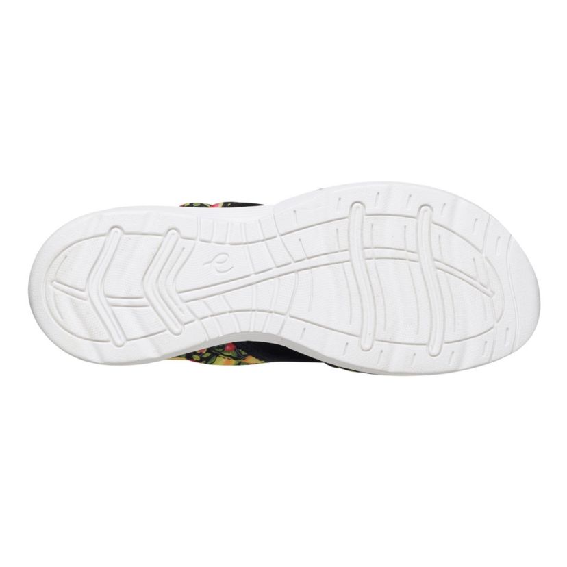 Traciee Flat Sandals