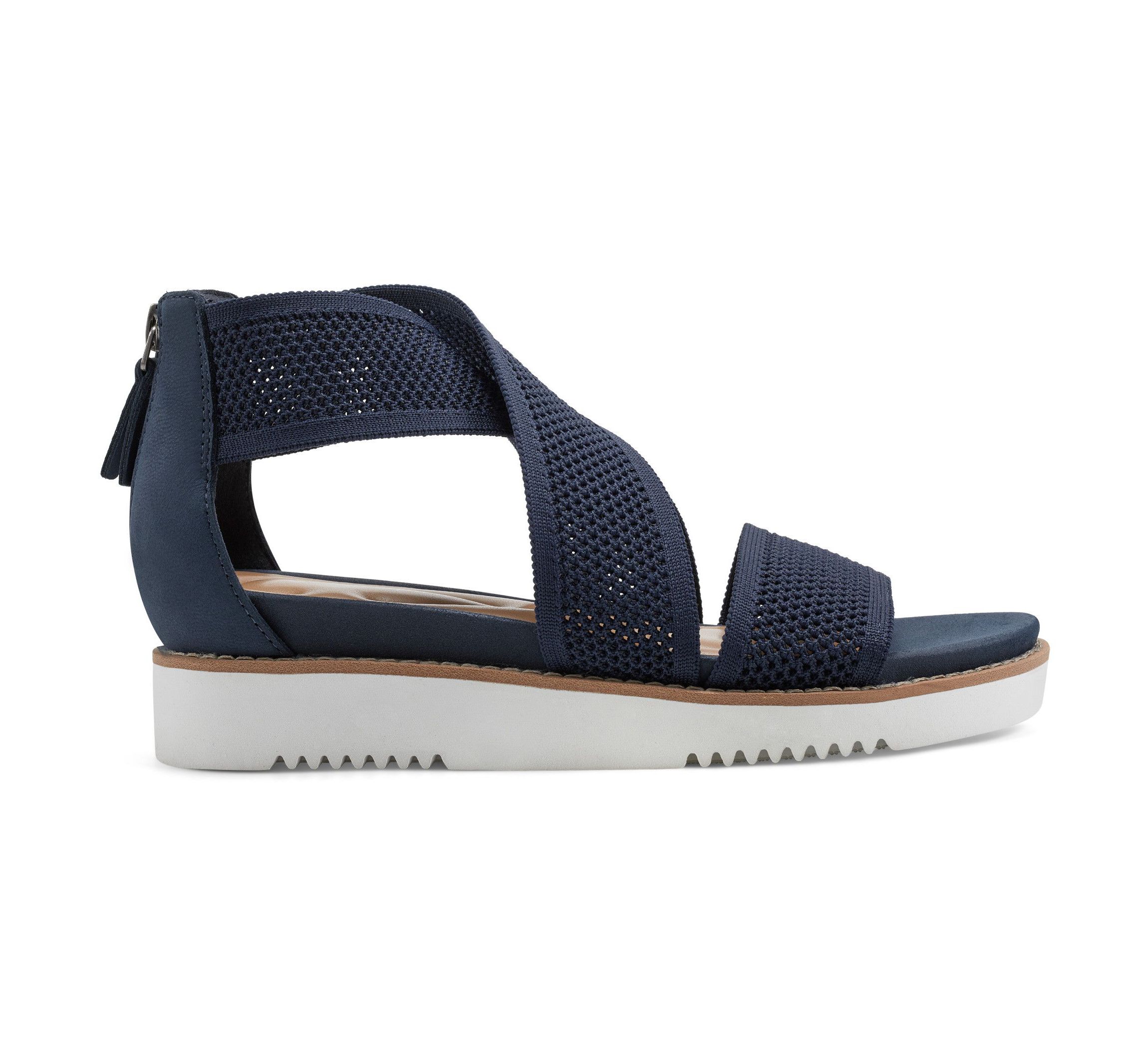 Wander Round Toe Strappy Casual Sandals