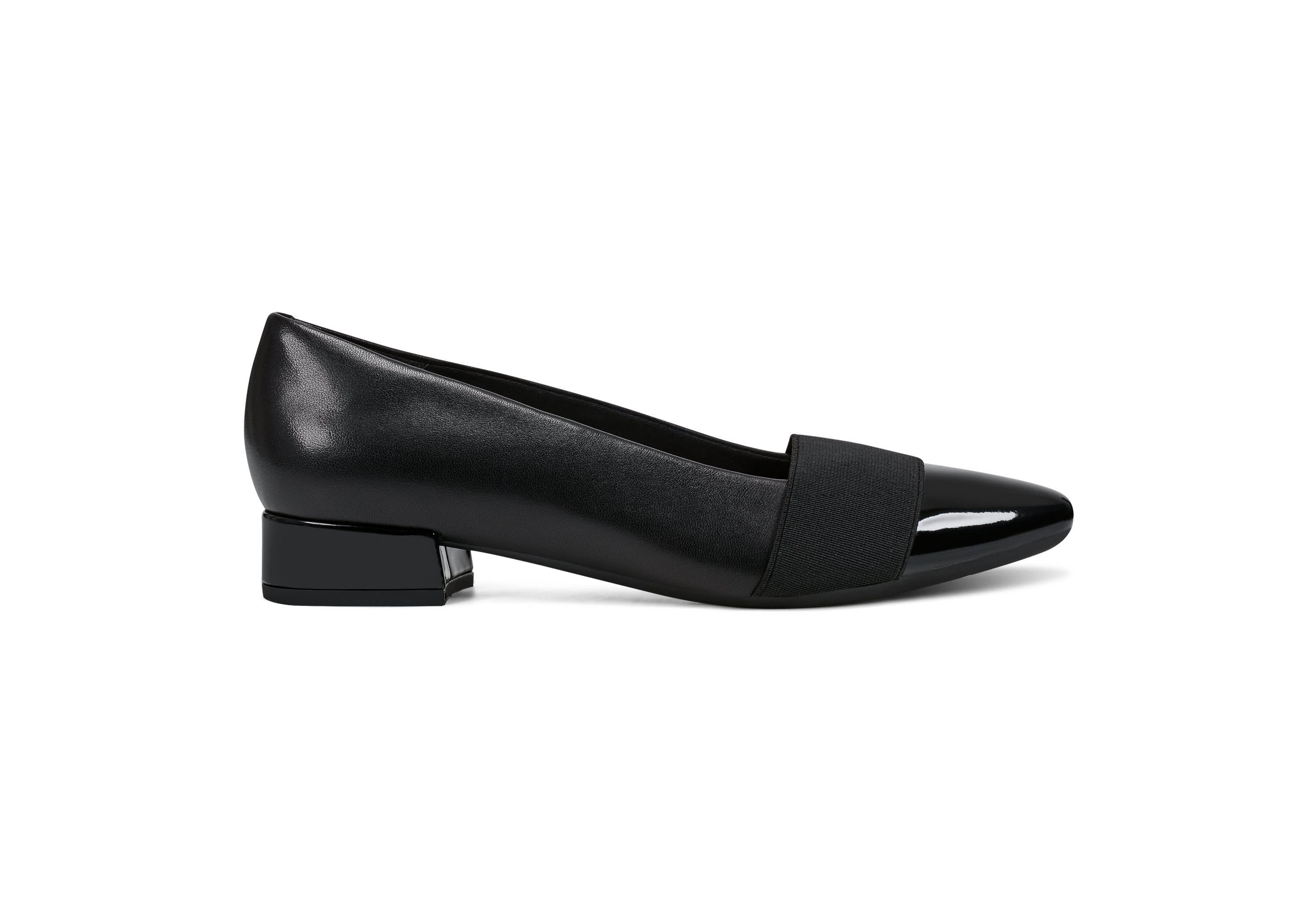 Casta eFlex Pointy Toe Slip-on Dress Pumps
