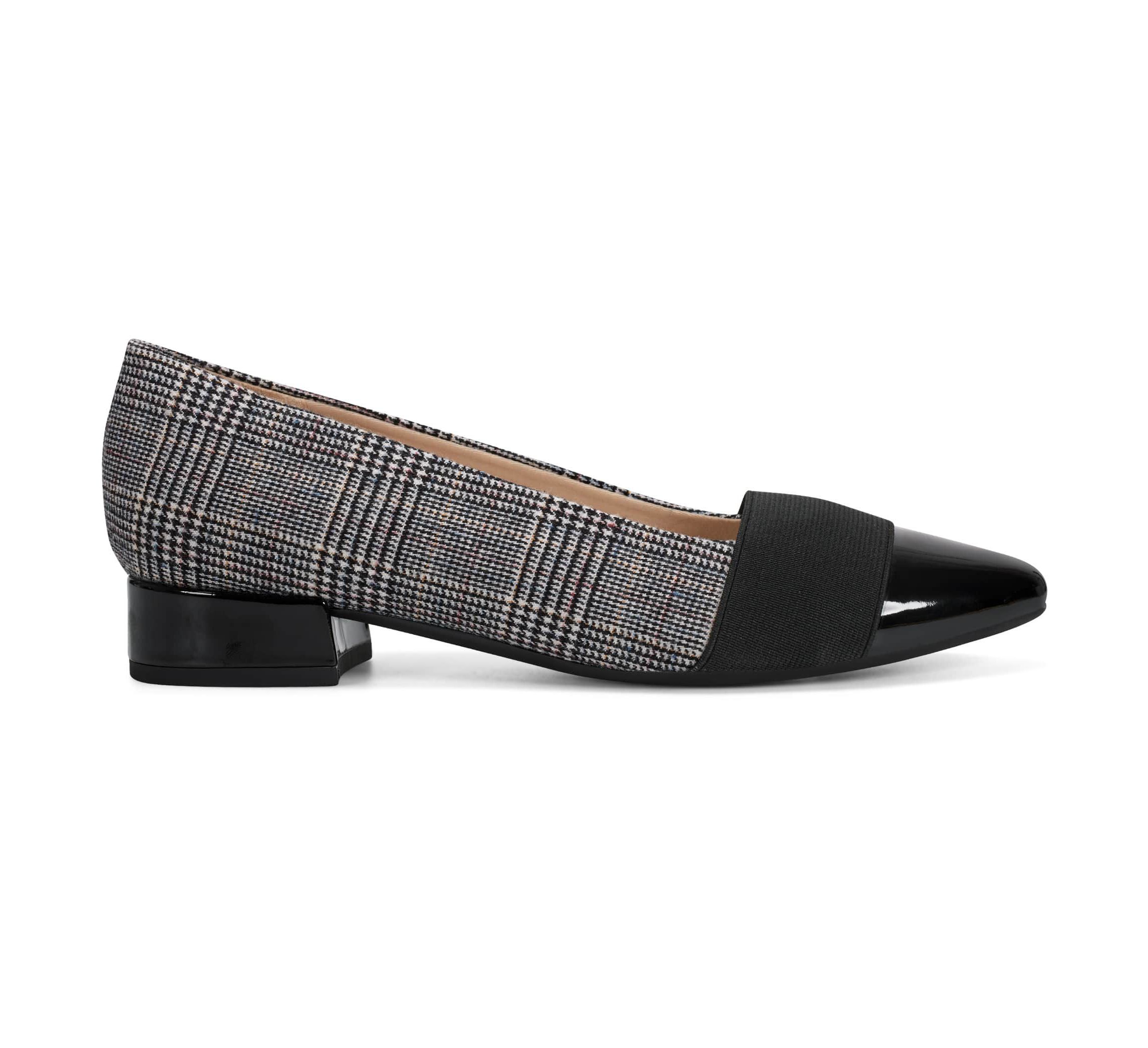 Casta eFlex Pointy Toe Slip-on Dress Pumps