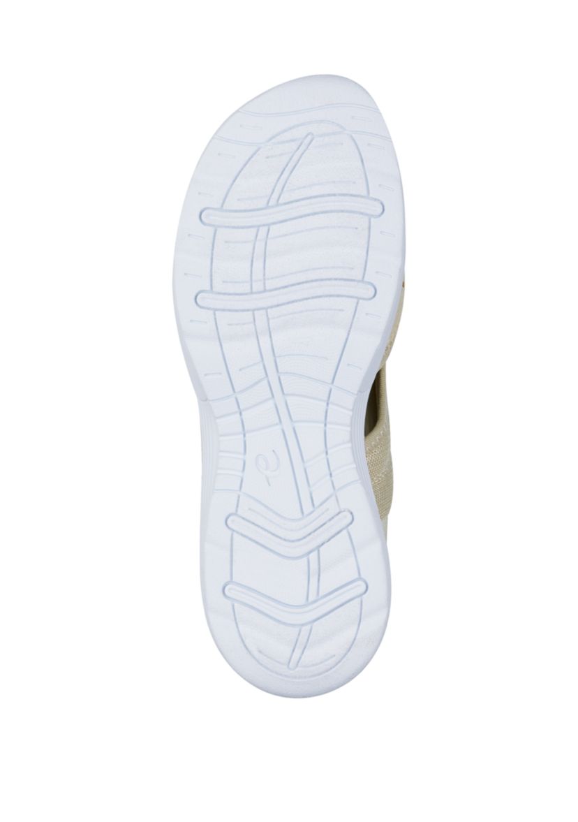 Traciee Round Toe Casual Flat Sandals