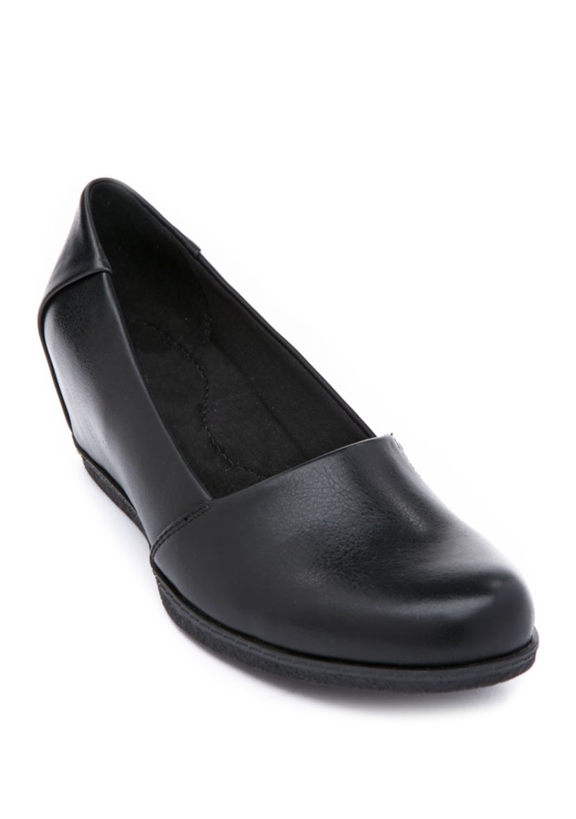 Ucey Slip On Shoes 