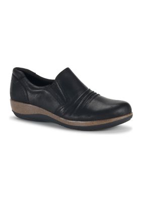 Belk women's hot sale shoes flats