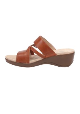 Belk - Win the Weekend with $17 sandals from Yellow Box