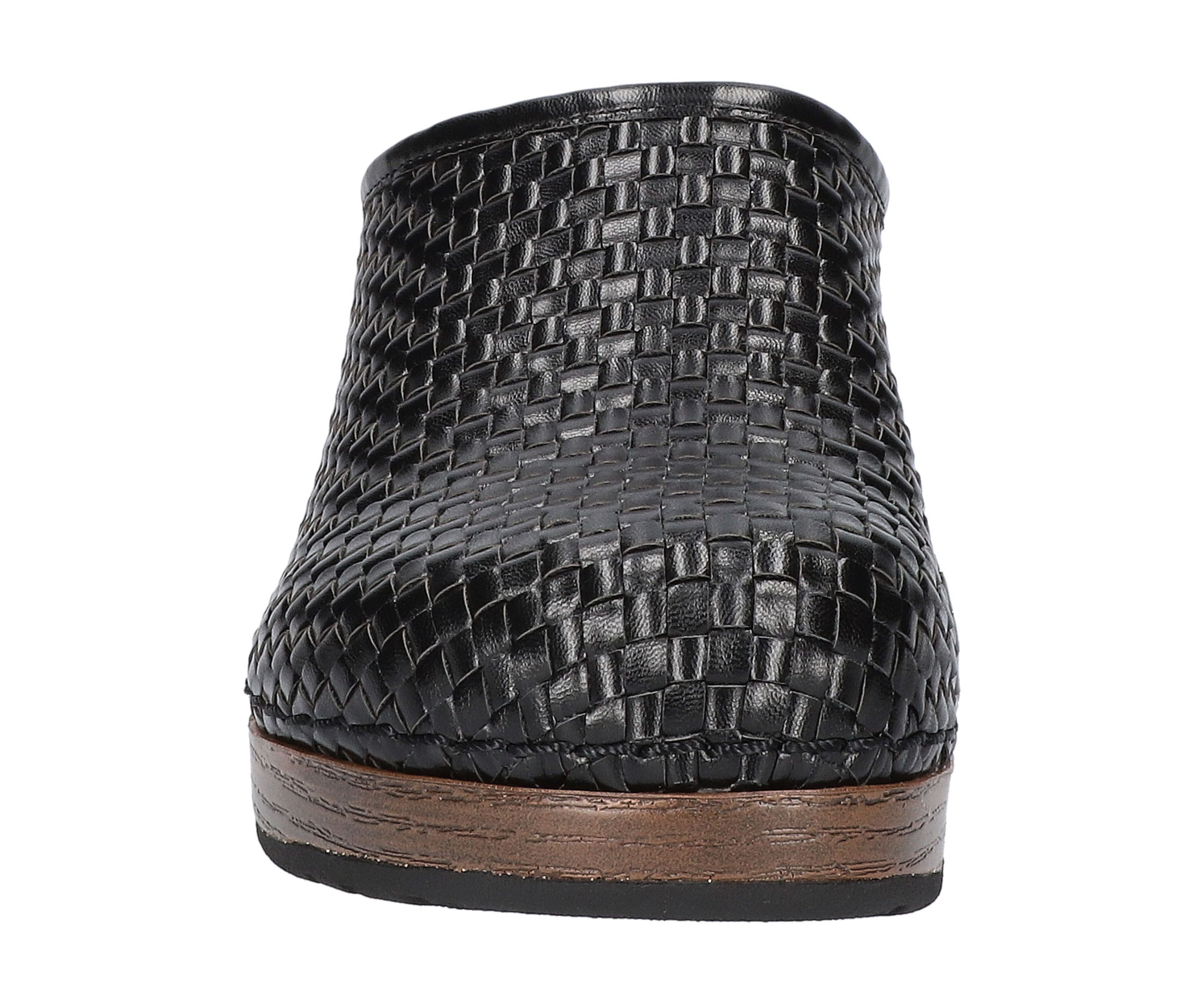 Soliea Slip Resistant Clogs