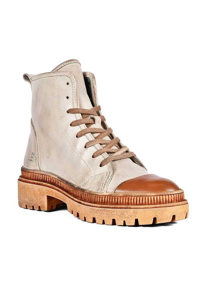 Kinship Boots