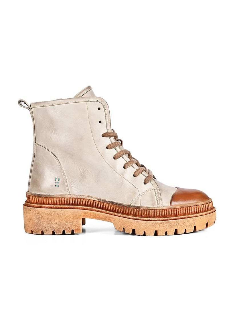 Kinship Boots