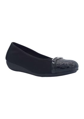 Clearance: Women's Flats & Flat Shoes for Women | belk