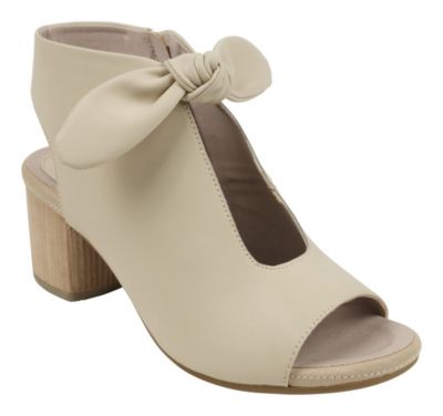 GC Shoes Women's Block Heel Shootie, 6M