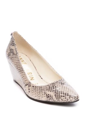 Anne klein isley wedge hot sale pumps