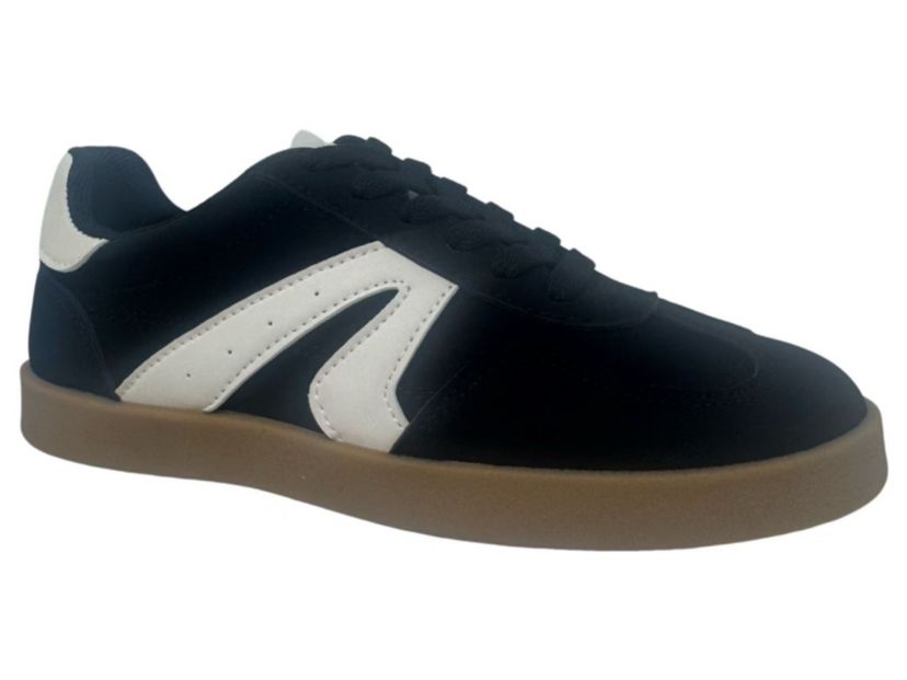 Retro Low-Top Sneaker with Sporty Contrast Paneling
