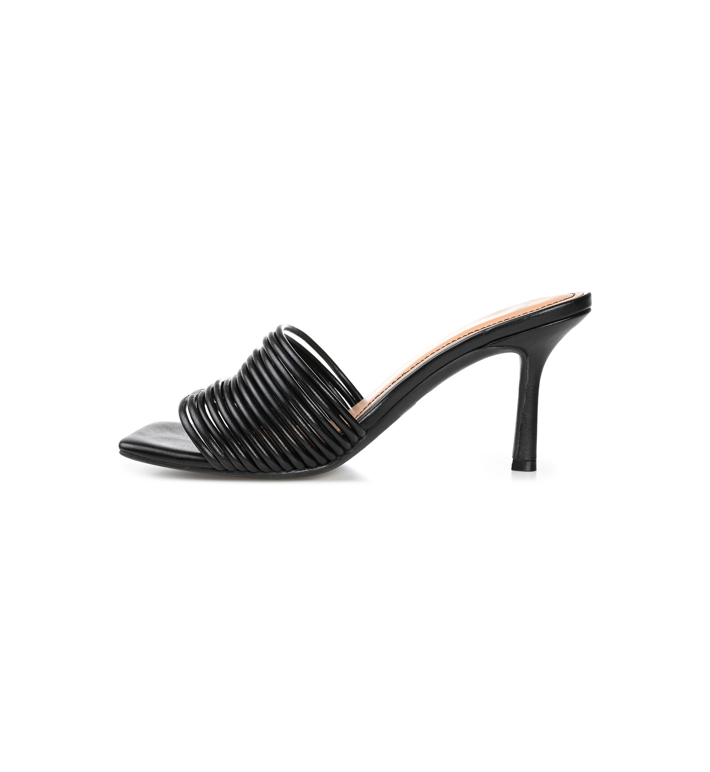 Calliope Pumps