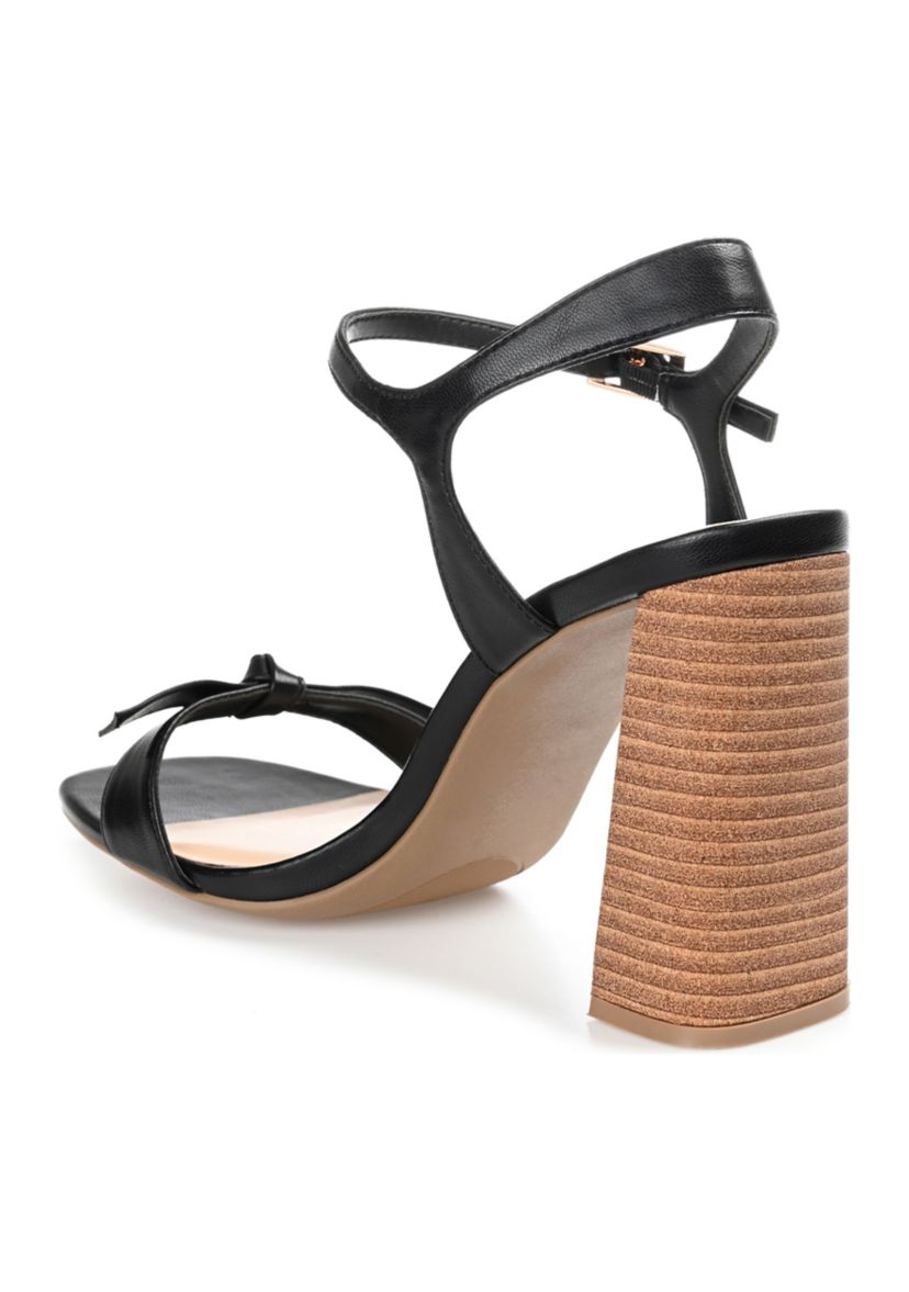 Dianne Pumps