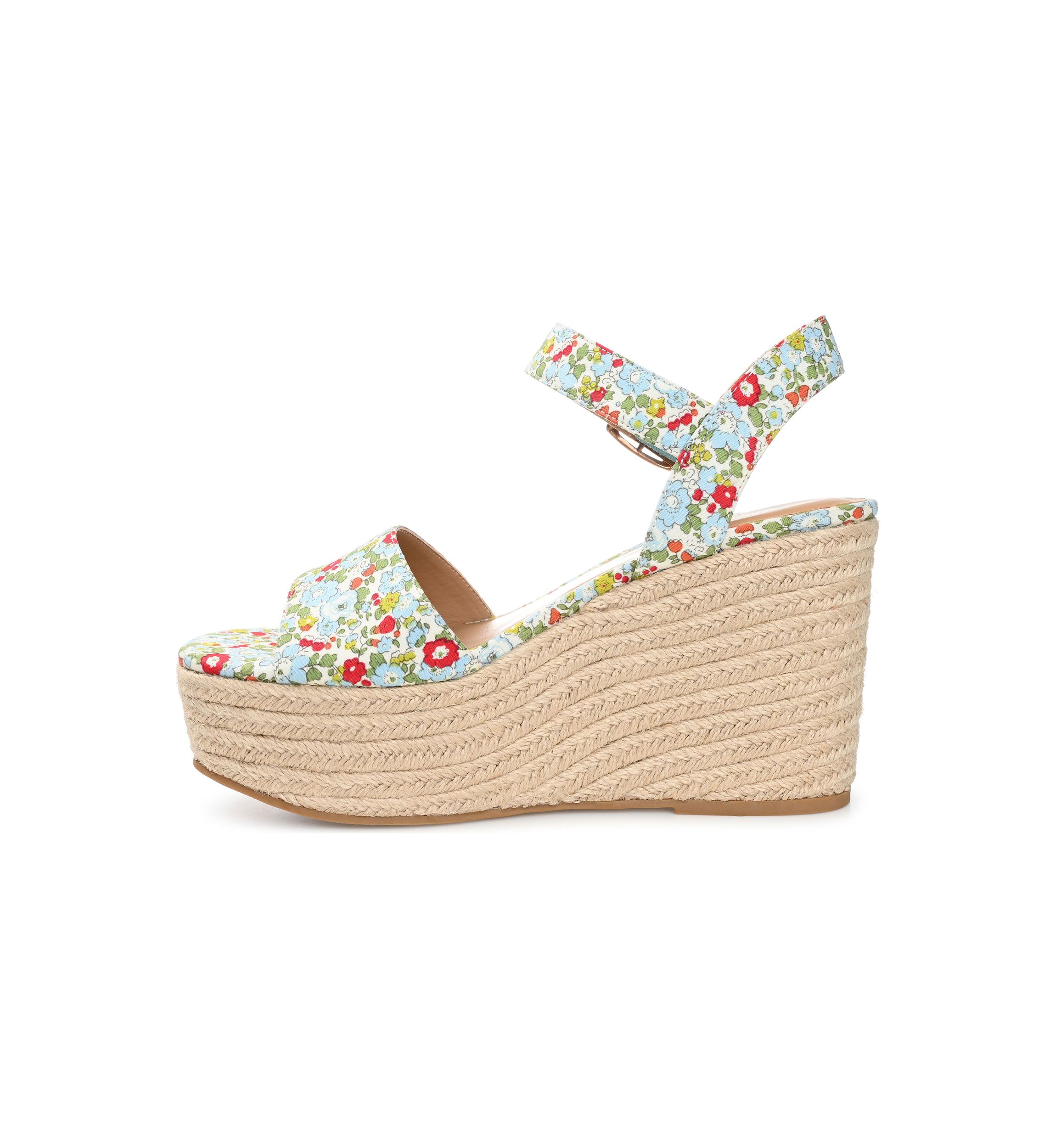 Pearrl Sandals