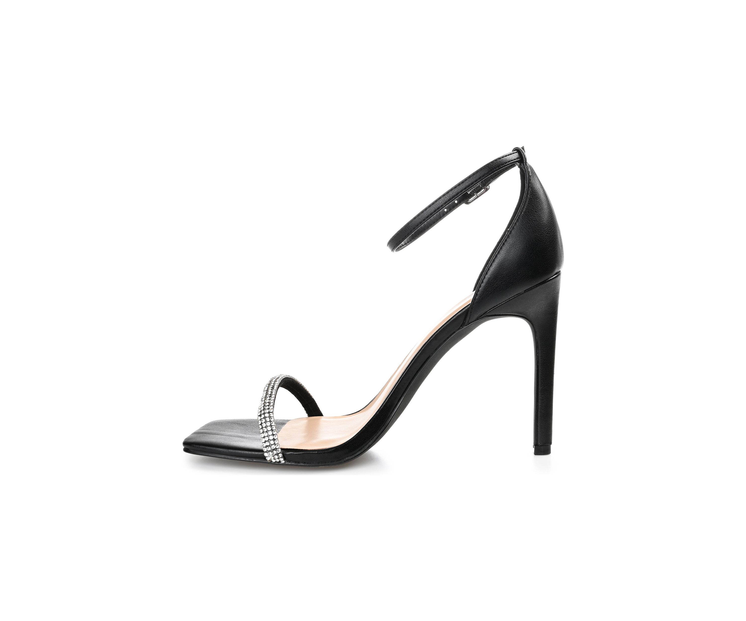Zoya Pumps