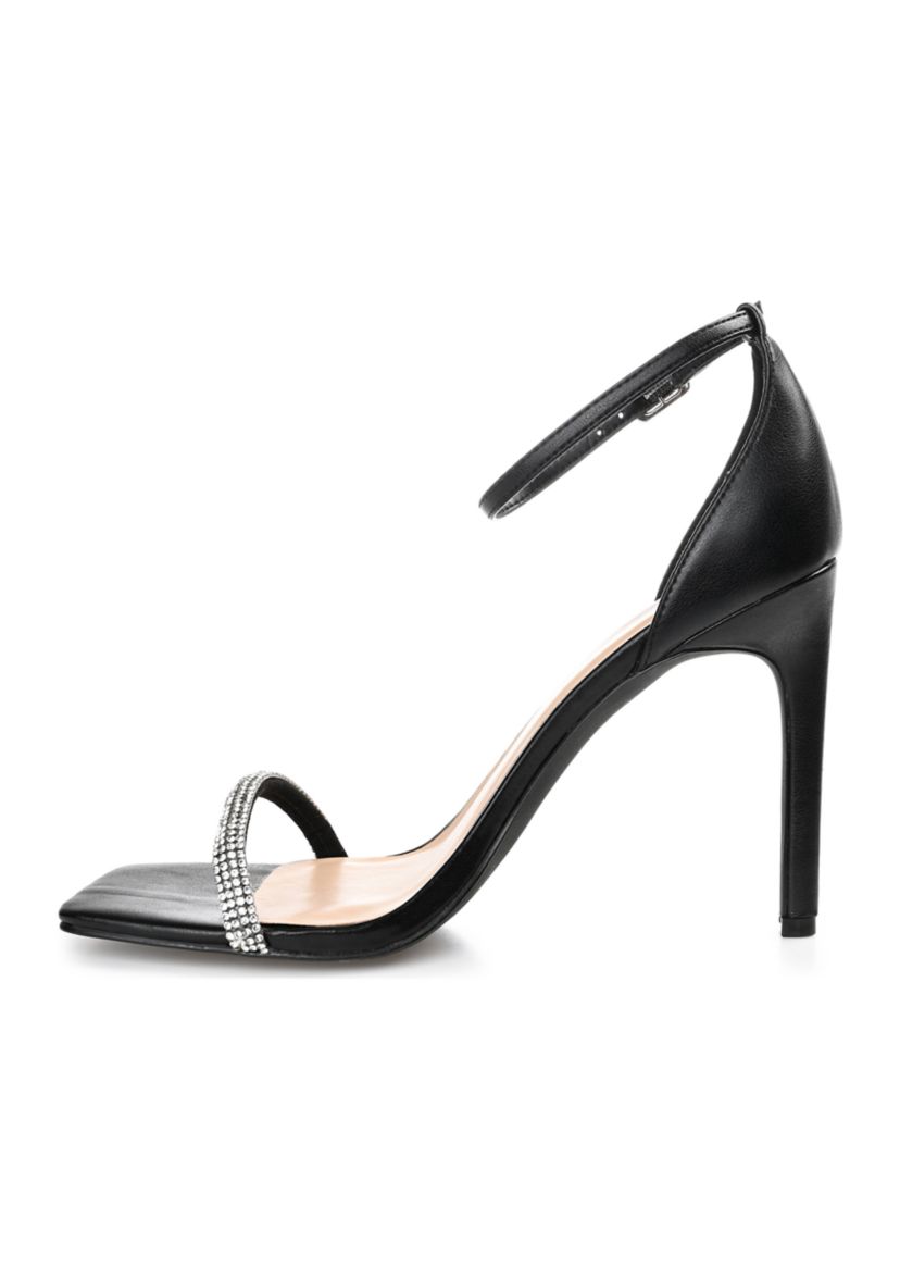 Zoya Pumps