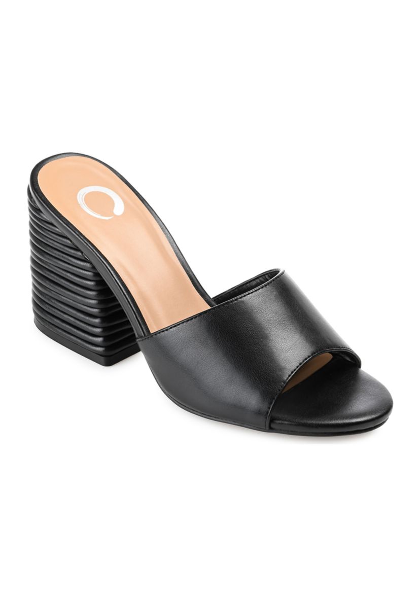 Leslee Pumps
