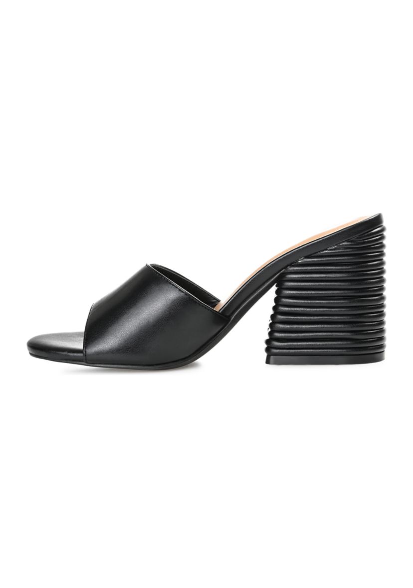 Leslee Pumps