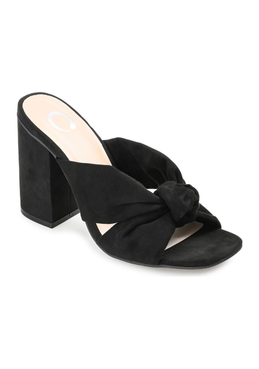 Tabithea Pumps
