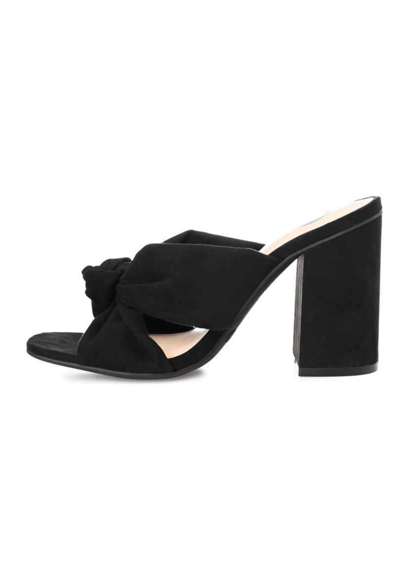 Tabithea Pumps