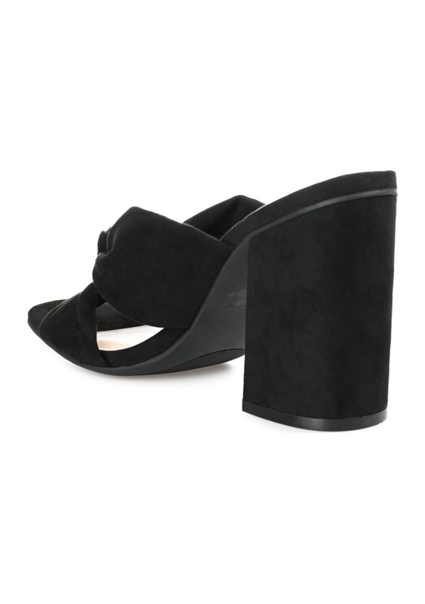Tabithea Pumps