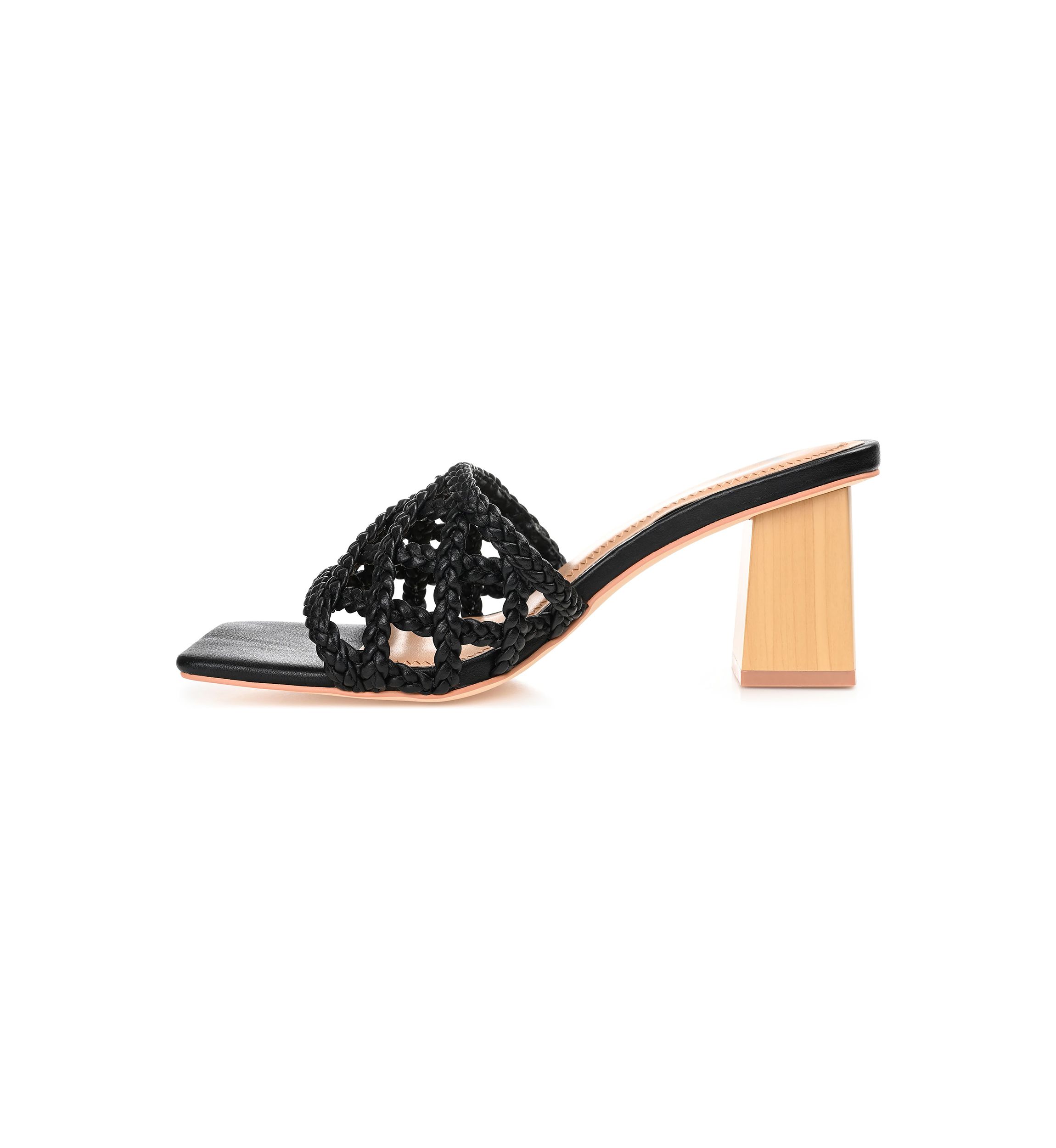 Evvie Pumps