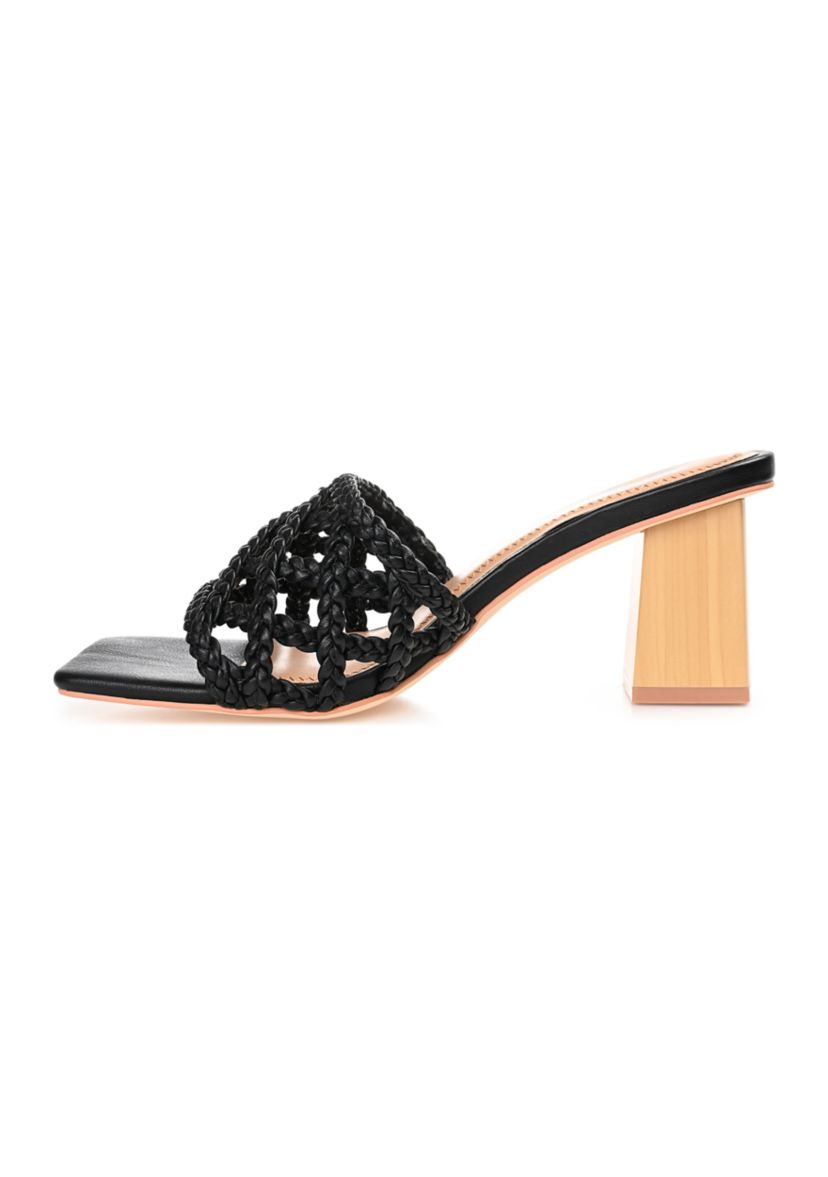 Evvie Pumps