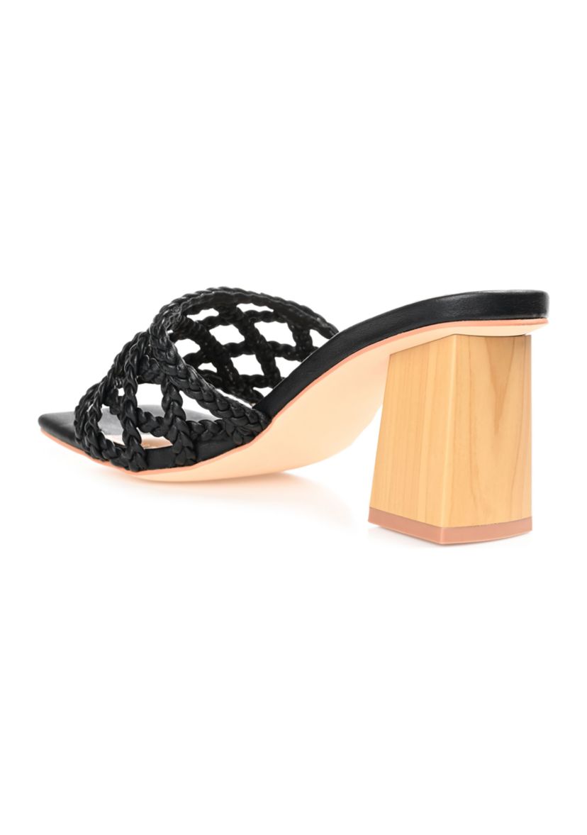 Evvie Pumps