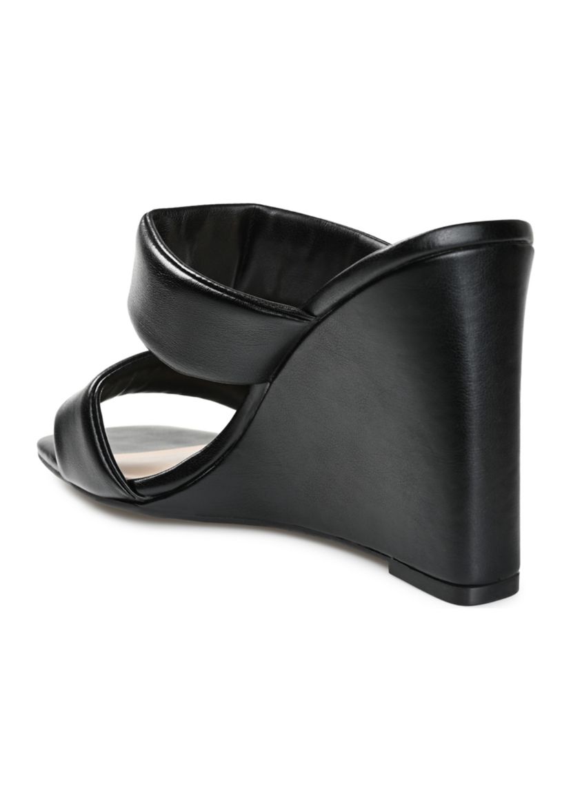Kailee Pumps