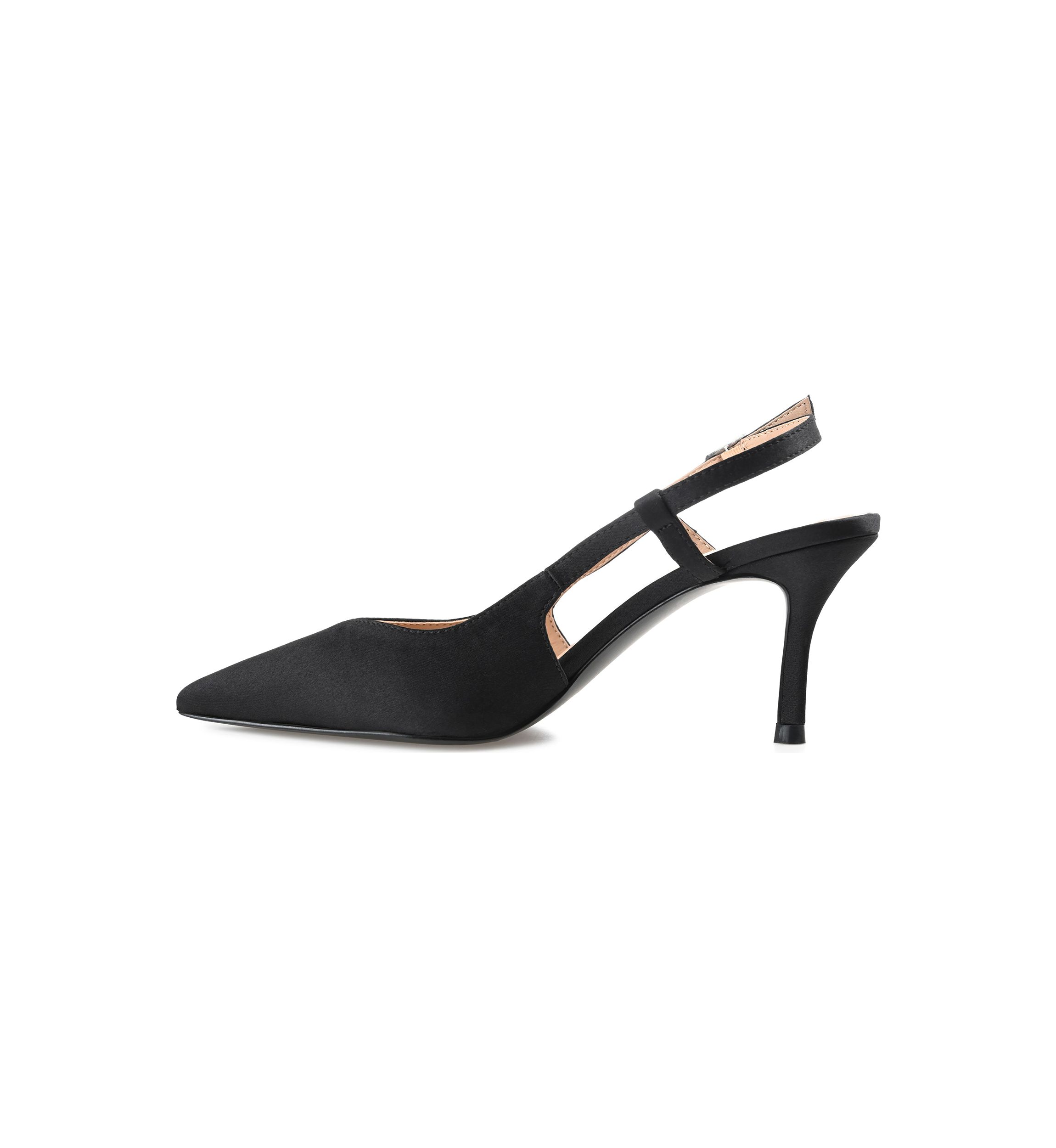 Knightly Pumps