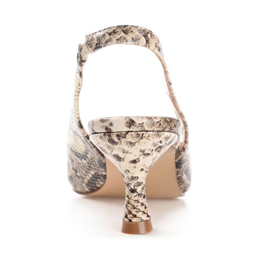 Mikoa Pumps