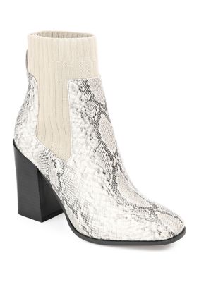 Journee Collection Women's Adalia Booties, 12M