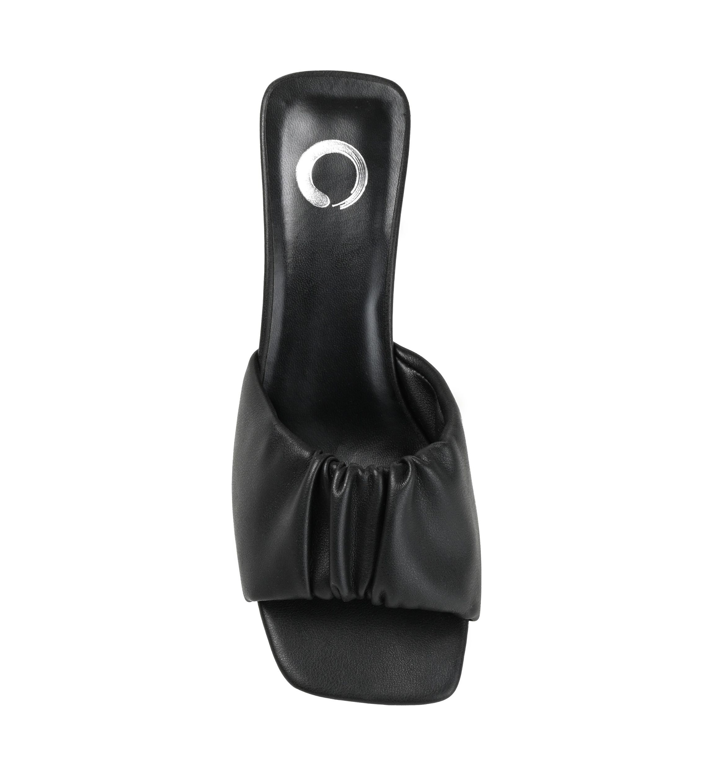 Briarr Pumps
