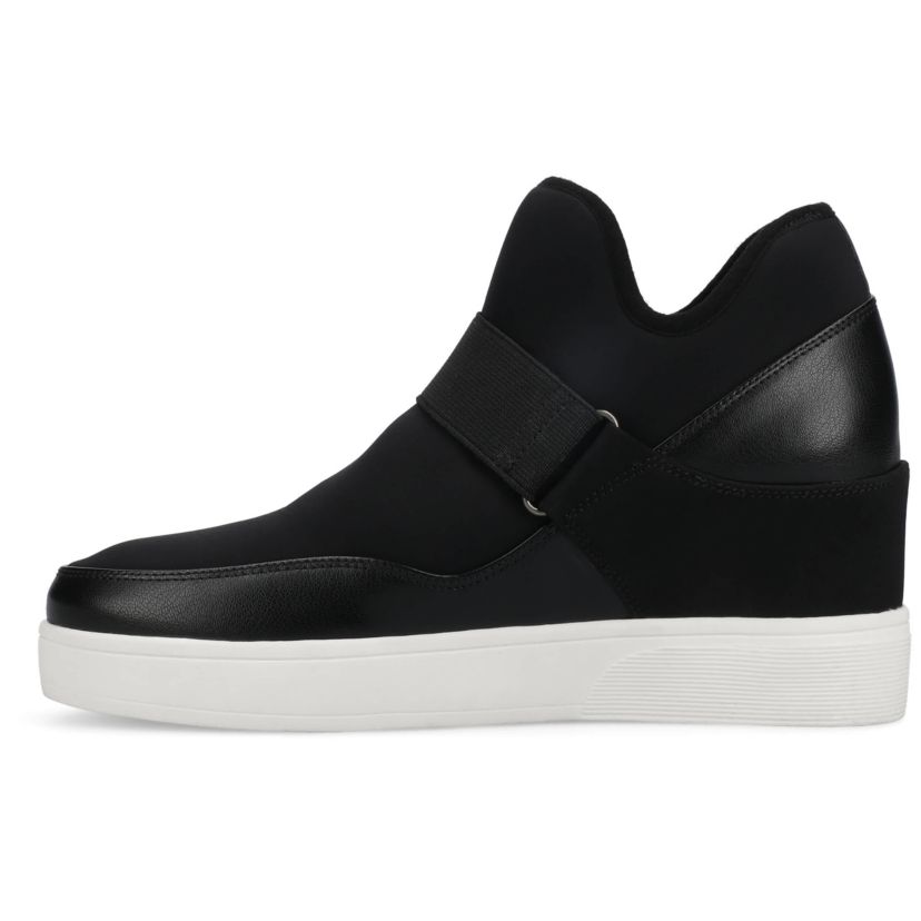 Damari Casual