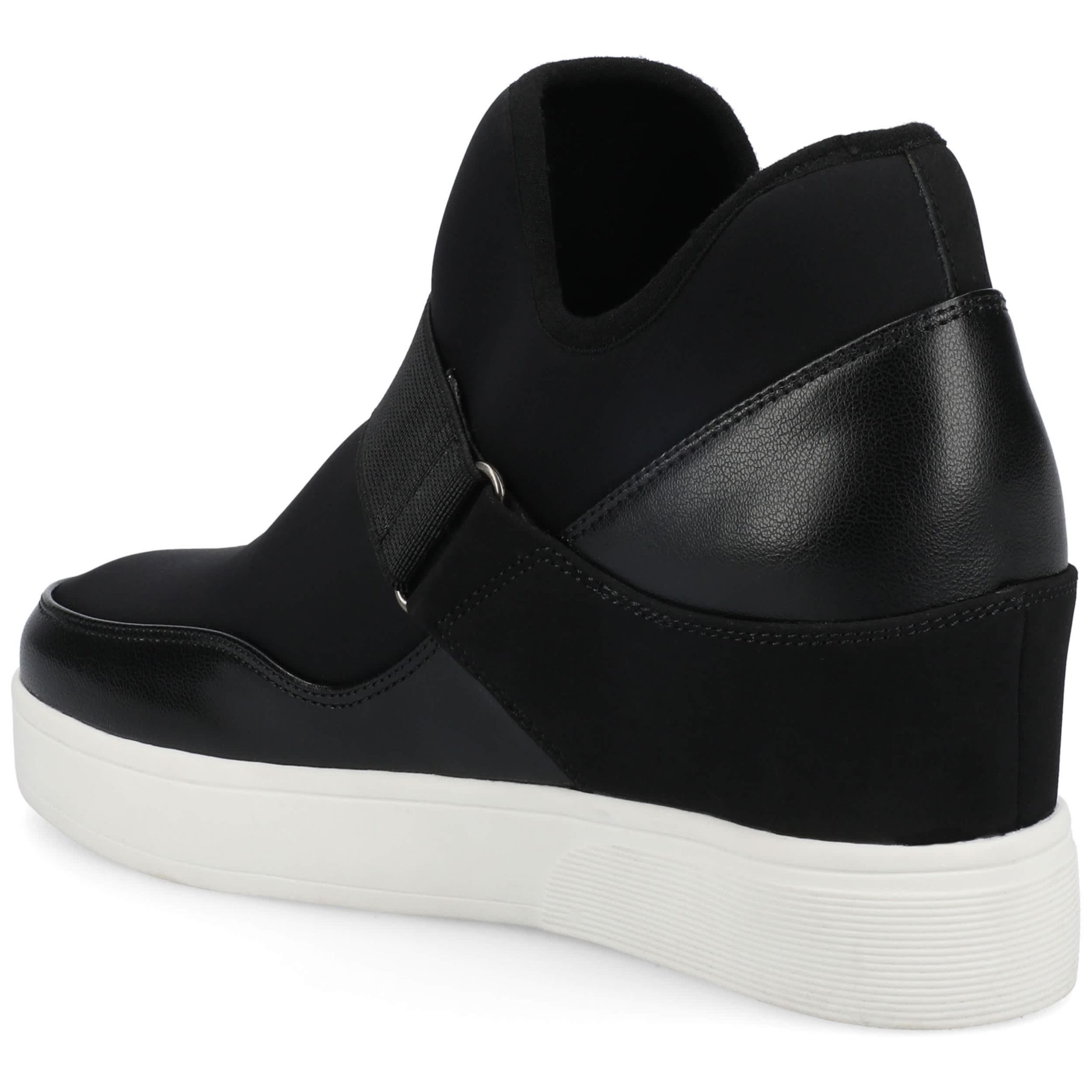 Damari Casual