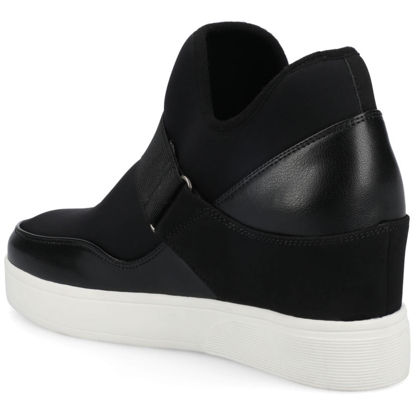 Damari Casual